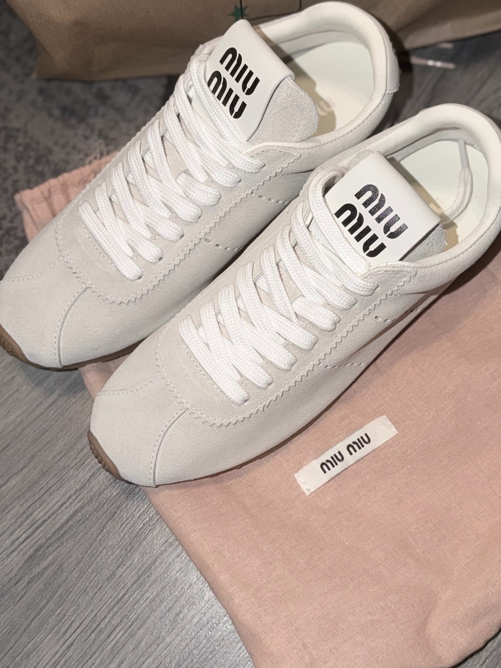 Fashion White/smStone Leather & Suede Low-Top Sneakers